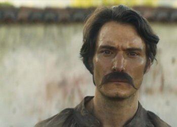 Claudio Cataño dá vida ao Coronel Aureliano Buendía na adaptação de 'Cem Anos de Solidão'. Imagem: Netflix / Divulgação.