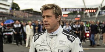 Brad Pitt está bastante confortável em cena. Imagem: Warner Bros. / Divulgação.