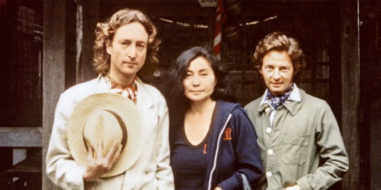 John Lennon e Yoko Ono com Elliot Mintz. Imagem: Reprodução.