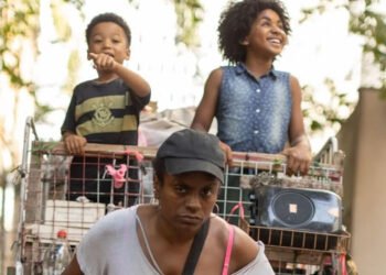 Shirley Cruz protagoniza o novo longa-metragem de Anna Muylaert. Imagem: Biônica Filmes / Divulgação.