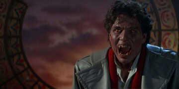 Chris Sarandon vive um vampiro memorável em 'A Hora do Espanto'. Imagem: Columbia Pictures / Divulgação.