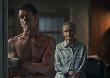Kevin Bacon encarna Hub Halloran, um caçador a serviço do demônio. Imagem: Amazon Studios / Divulgação.