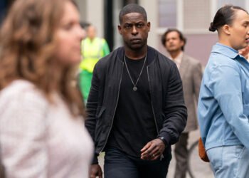 Sterling K. Brown retorna à TV na pele de Xavier Collins. Imagem: Hulu / Divulgação.