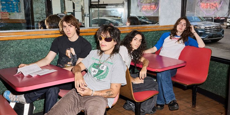 Da esquerda para a direita: Cameron Winter, Max Bassin, Dominic DiGesu, Emily Green. Imagem: Jeremy Liebman / Reprodução.