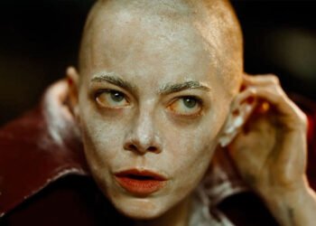 Emma Stone retoma parceria com o cineasta grego em 'Bugonia'. Imagem: Focus Features / Divulgação.