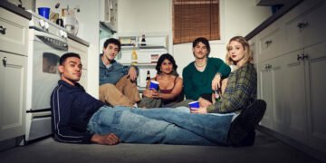 Irregular, 'Adultos' se sai bem quando se leva menos a sério. Imagem: FX Network / Divulgação.