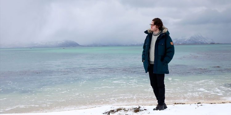 Zach Condon retorna com o Beirut após quase 12 anos. Imagem: Lina Gaisser / Divulgação.