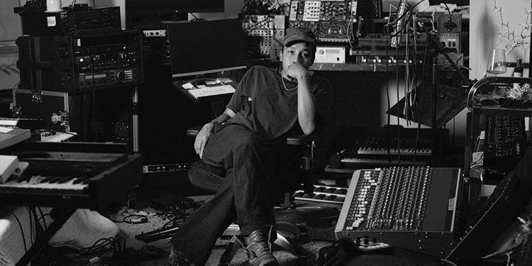 Dijon foi considerado um dos melhores artistas de 2025 pela Pitchfork. Imagem: Zachary Harrell Jones / Divulgação.