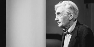 Howard Zinn em Nova York, 2008. Imagem: Marc Dalio / Reprodução.