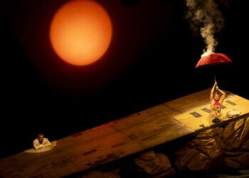 Jopa Moraes e Patrícia Selonk dividem o palco em 'Dias Felizes', encenado durante o Festival de Curitiba. Imagem: Lina Sumizono / Divulgação.