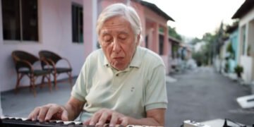 O pianista Mauro Continentino é um dos entrevistados de 'Retiro: A Casa dos Artistas'. Imagem: Reprodução.