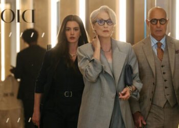 Meryl Streep, Anne Hathaway e Stanley Tucci retornam a seus papeis na sequência dirigida por David Frankel. Imagem: 20th Century Studios / Divulgação.