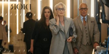 Meryl Streep, Anne Hathaway e Stanley Tucci retornam a seus papeis na sequência dirigida por David Frankel. Imagem: 20th Century Studios / Divulgação.