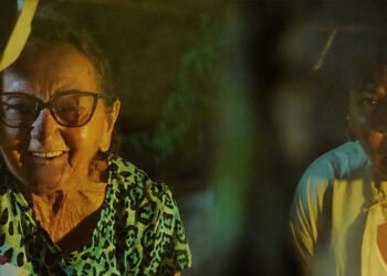 Tânia Maria e Rejane Faria dividem cena em 'Yellow Cake'. Imagem: Urânio Filmes / Divulgação.