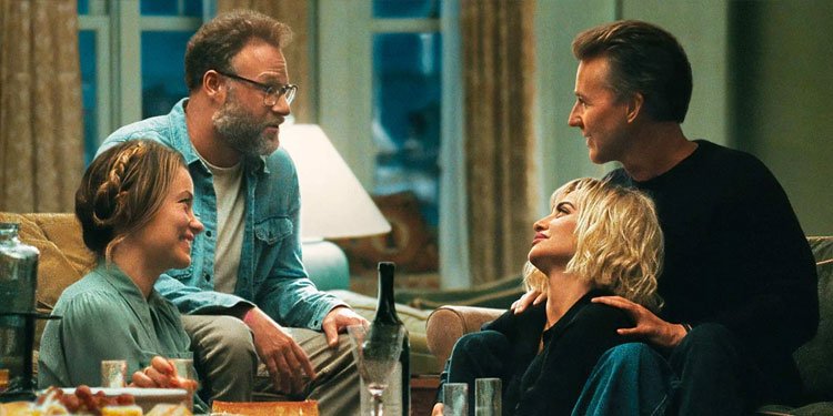 Dois casais estão em apuros em 'O Convite'. Imagem: Annapurna Pictures / Divulgação.