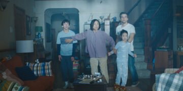 Greta Lee e Wagner Moura comandam a produção de Louis Leterrier para a Netflix. Imagem: 3 Arts Entertainment / Divulgação.