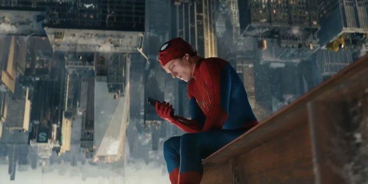 Tom Holland estrela 'Homem-Aranha: Um Novo Dia'. Imagem: Columbia Pictures / Divulgação.