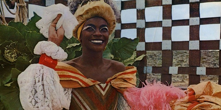 Zezé Motta em 'Xica da Silva'. Imagem: Terra Filmes / Divulgação.