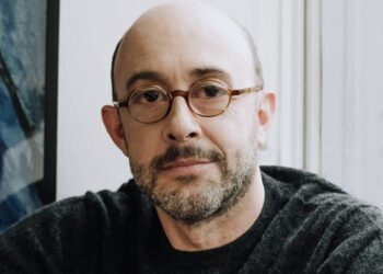 O escritor Alexandre Vidal Porto. Imagem: Alexia Fidalgo / Divulgação.