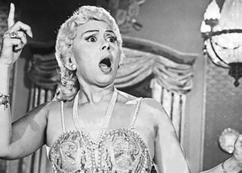 A atriz e comediante Dercy Gonçalves em 'A baronesa transviada' (1957). Imagem: Divulgação.