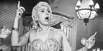 A atriz e comediante Dercy Gonçalves em 'A baronesa transviada' (1957). Imagem: Divulgação.